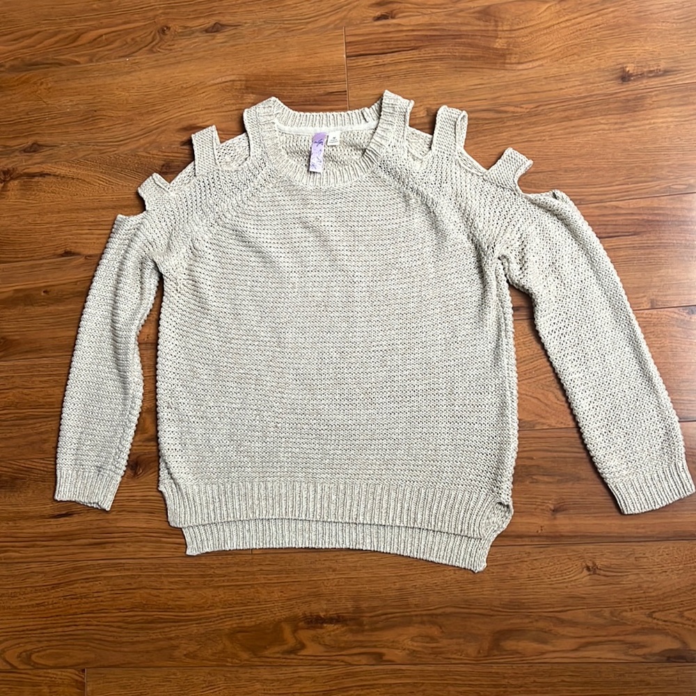 Alya Cream Sweater with Shoulder Cut-Outs